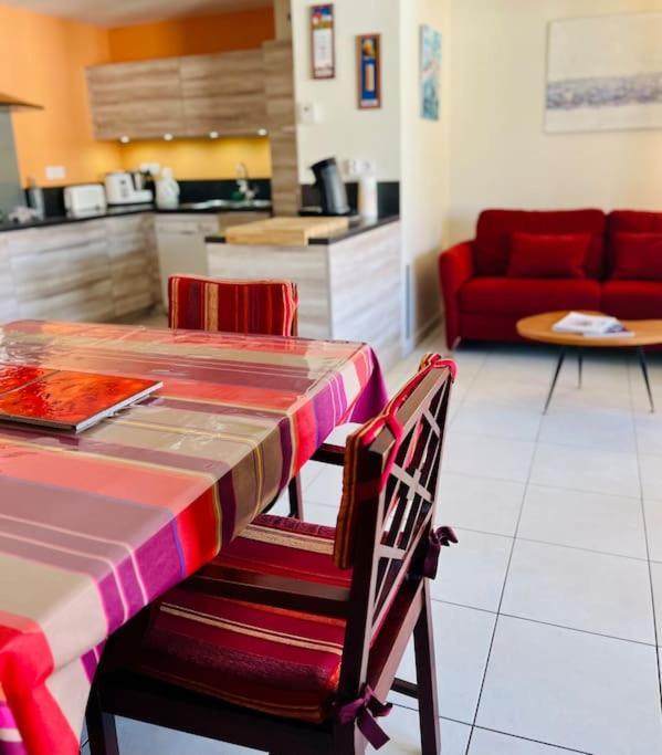 "Clavel 26" Joli T2 En Duplex A 3 Min Des Halles Sète Exterior foto